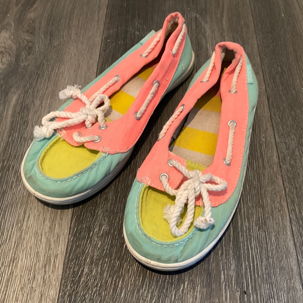 Roxy slip on shoes size 7 or 7.5